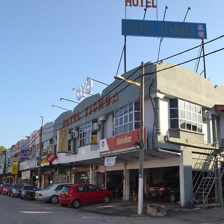 Oyo 89737 Hotel Tishoa Kampong Batu Tiga Exteriér fotografie